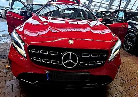 Mercedes-Benz GLA 200 - wie neu- Parkpilot