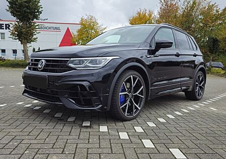 VW Tiguan Volkswagen R BlackStyle/AHK/Akrapovic/H&K-Sound/21"