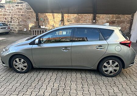 Toyota Auris Design Edition 1,6-l-D-4D S/S