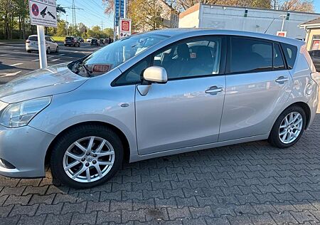 Toyota Verso 2.0l D-4D inkl. WINTER+ SOMMER Reifen