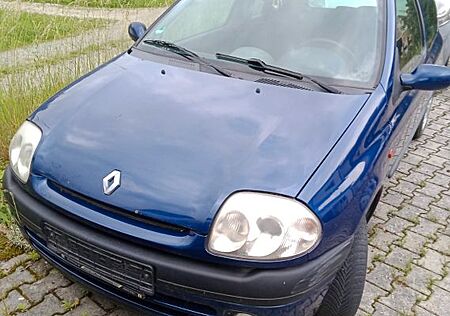 Renault Clio TechLine 1.2 16V Limited RT Limited