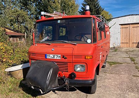 Mercedes-Benz Oldtimer Feuerwehr, 9 Sitzplätze, 3,5 t