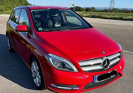 Mercedes-Benz B 200 BlueEFFICIENCY -