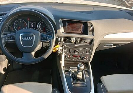 Audi Q5 2.0 TFSI quattro*PANORAMA*Leder*Navi*Tempo*