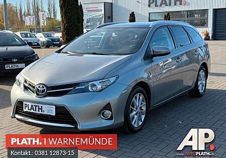 Toyota Auris Touring Sports Life+