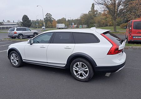 Volvo V90 Cross Country 173 KW Luftderung,AHK,Standheizung