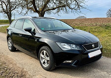 Seat Leon ST Kombi schwarz 1.2 TSI 81kW Style