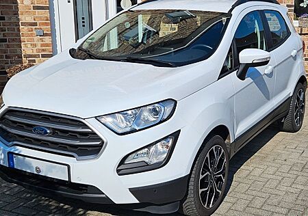 Ford EcoSport Cool & Connect mit Winterpaket