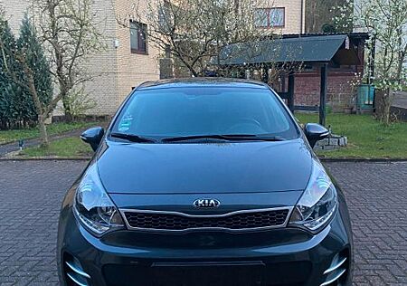 Kia Rio 1.4 Platinum Edition Lenkradheizung, Dashcam