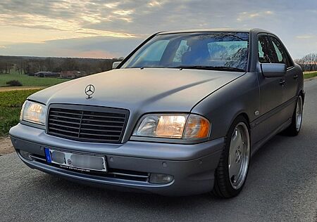 Mercedes-Benz C 43 AMG Limousine in Mattgrau