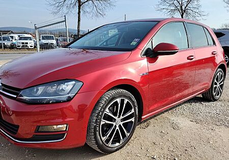 VW Golf Volkswagen VII Lim. Lounge BMT XENON* NAVI* EURO6* 17"