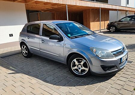 Opel Astra H 1.6 TÜV Feb/2027. Klima. Subwoofer DVD
