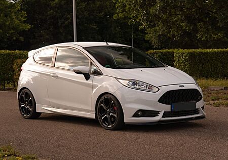 Ford Fiesta ST 1.6 EcoBoost mit Austauschmotor
