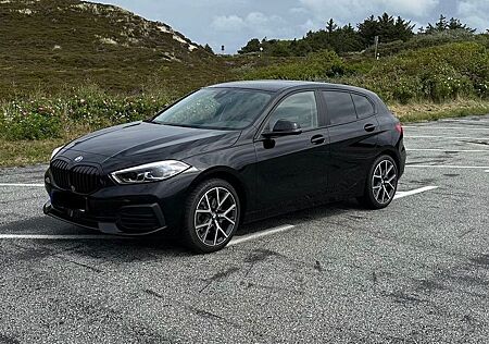 BMW 118i Advantage, Apple, DAB, M-Lenk, 8-fach Berei