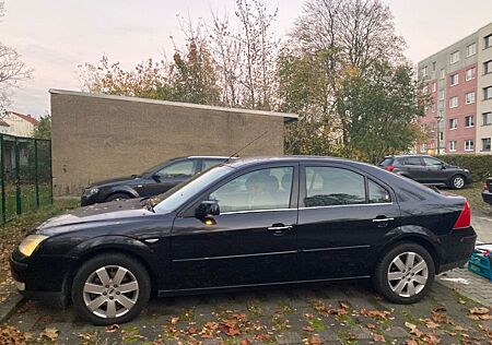 Ford Mondeo 1,8 92 kW Ghia Ghia