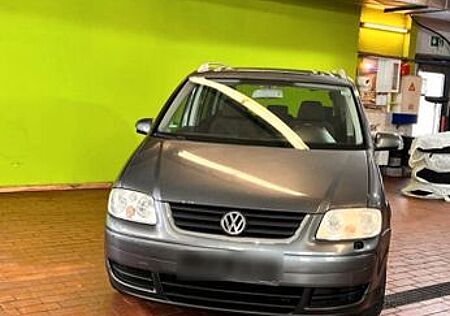 VW Touran Volkswagen 2.0 TDI 125 kW DSG DPF Highline Highline