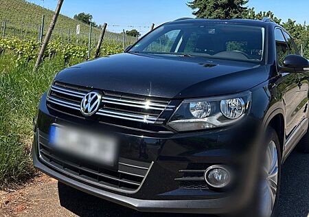 VW Tiguan Volkswagen 2.0 TDI BlueMotion Tech Sport & Style...