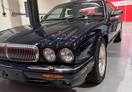 Jaguar Daimler 4.0 V8 Lang -