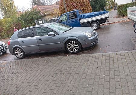 Opel Signum 2.2 Direct -