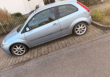 Ford Fiesta 1,3 51 kW Ambiente Ambiente