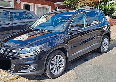 VW Tiguan Volkswagen 2.0 TDI SCR 4MOT BMT LOUNGE Track & S...
