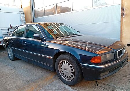 BMW 735i Auto