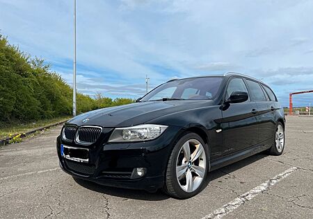 BMW 330d xDrive Touring - 2012 Top, 18Zoll, Pano,H&K