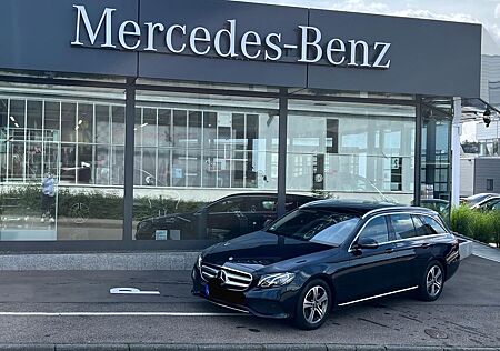 Mercedes-Benz E 220 d Allrad, Kam, Pano, Garantie, AHK,CarPlay