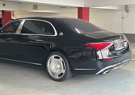 Mercedes-Benz S 580 Mercedes-Maybach 4MATIC Mercedes...