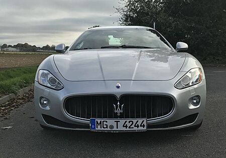 Maserati GranTurismo 4.2 V8 Automatik -