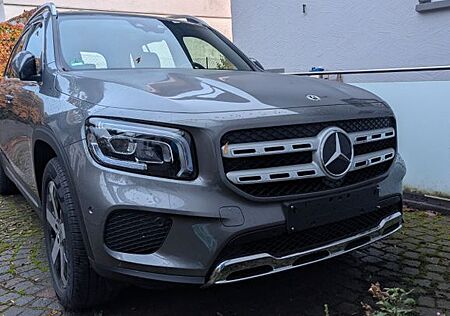 Mercedes-Benz GLB 180