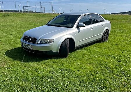 Audi A4 2.4 -