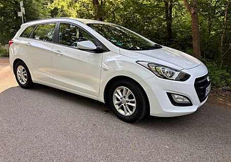 Hyundai i30 1.6 GDI PASSION PLUS PASSION PLUS