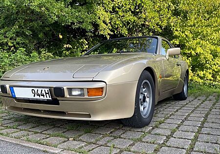 Porsche 944 Klassiker in außergewöhnlich gutem Zustand