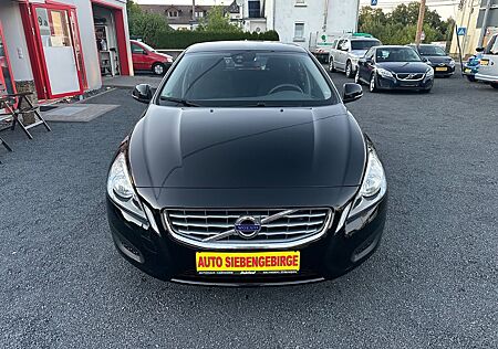 Volvo V60 Kombi Basis