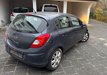 Opel Corsa D 1.2 Xenon Sitzheiz Lenkradheiz Tempomat.