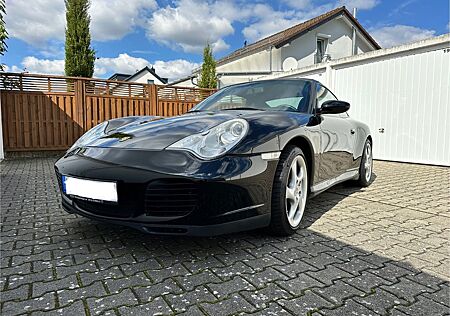 Porsche 996 Carrera 4S Coupé schwarz