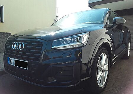 Audi Q2 40 TFSI S tronic quattro sport sport
