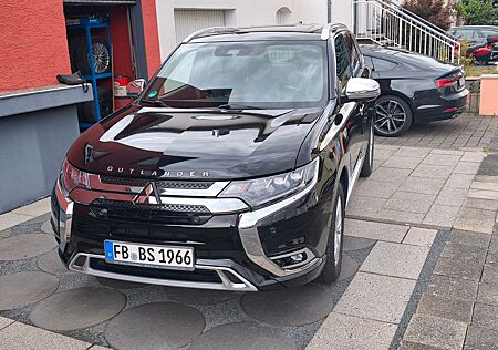 Mitsubishi Plug in Hybrid Outlander Plug-in Hybrid Outlander 2.4 MIVEC PLUG-IN H...