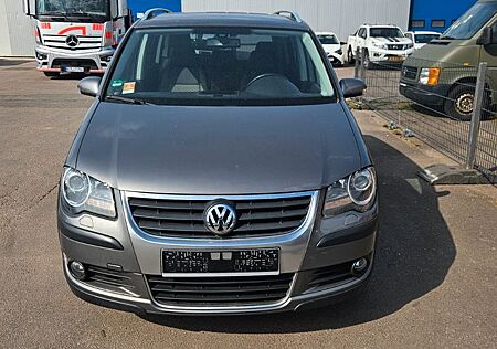 VW Touran Volkswagen CrossTouran