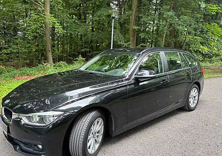 BMW 318d Touring Advantage