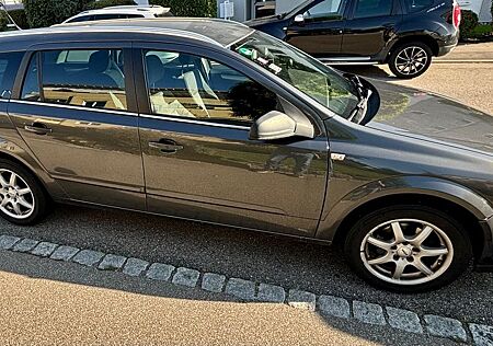 Opel Astra Caravan 1.6, Neuer TÜV, achtfach bereift