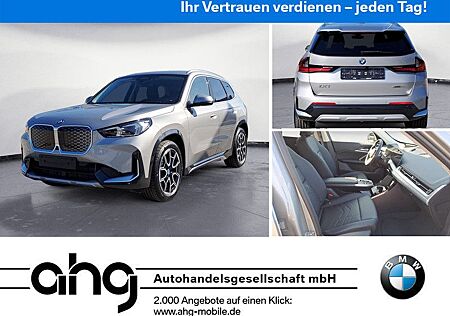 BMW iX1 xDrive30 AHK xLine Innovation Comfort Travel