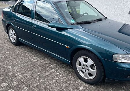 Opel Vectra 1.8 16V Edition 2000 Edition 2000