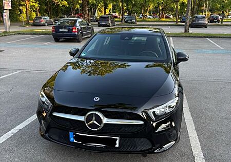 Mercedes-Benz A 220 DCT -