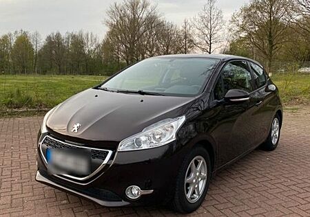 Peugeot 208 1.2 Active 82 VTi Active