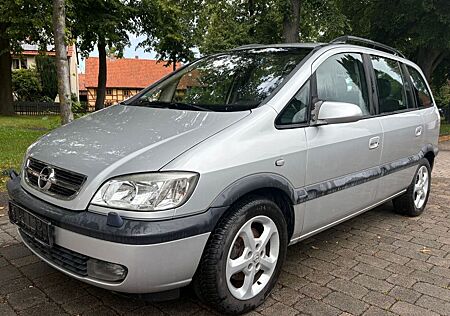Opel Zafira 1.8 16V Elegance