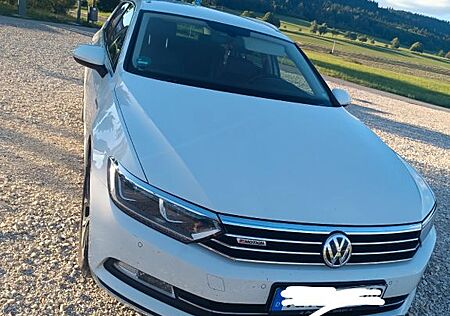 VW Passat Variant Volkswagen 2.0 TDI SCR 140kW DSG BMT 4M ...