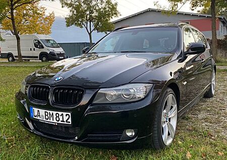 BMW 325d Tourig Scheckheftgepflegt Leder, Xenon usw