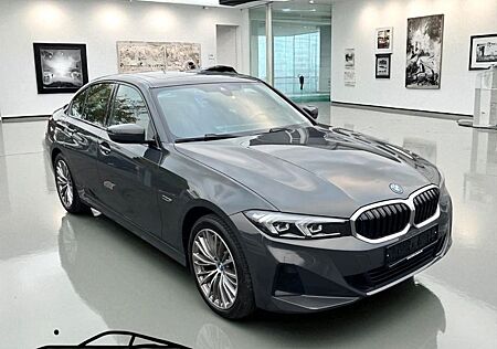 BMW 330e *xDrive*Schiebedach